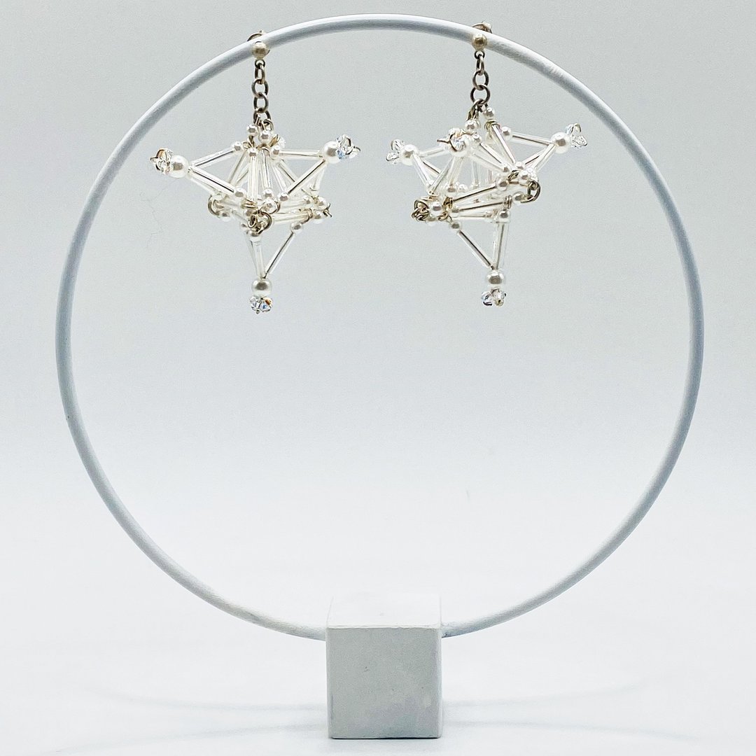 3D Stardust PIERCE/EARRING【White】 - 耳环/耳夹 - 玻璃 白色