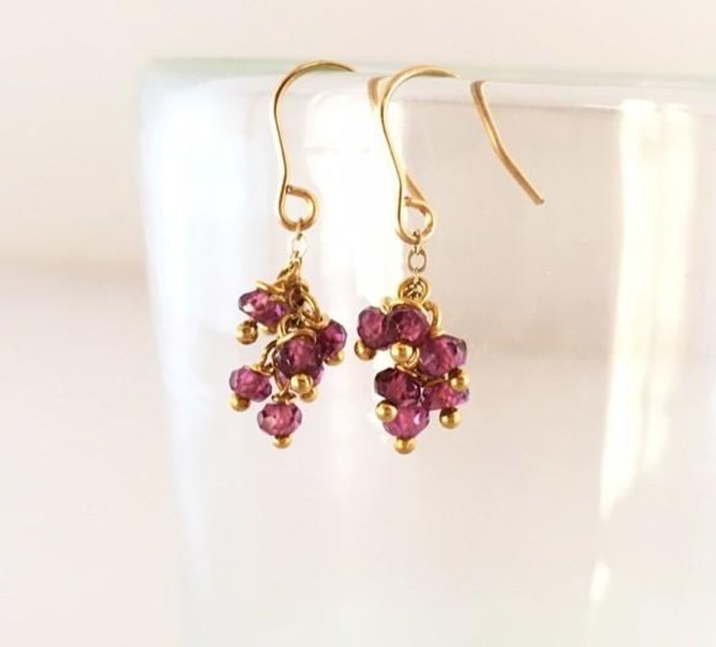 Rhodlite Garnet K14GF Dangling Earrings - 耳环/耳夹 - 宝石 