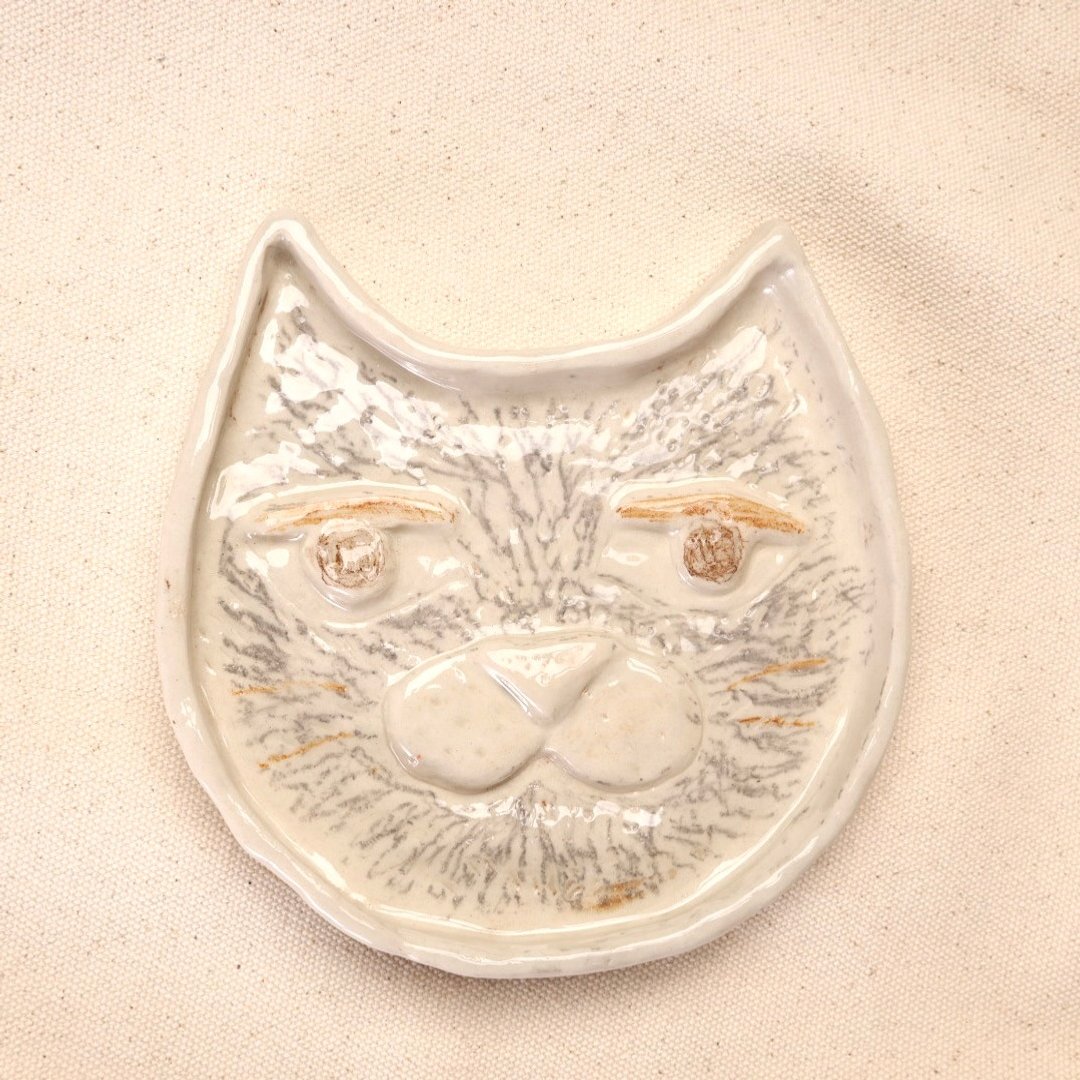 【母亲节礼物】米色手绘小猫脸蛋造型盘/小物与饰品收纳容器 - 摆饰 - 陶 白色