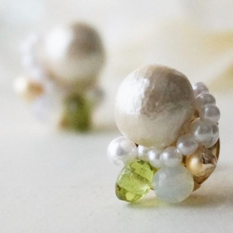 Vintage Czech Republic and cotton pearl earrings / earrings - 耳环/耳夹 - 其他金属 绿色