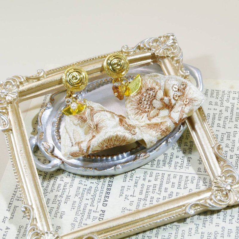 刺绣缎带耳环 耳夹| 一对 - 耳环/耳夹 - 其他材质 金色