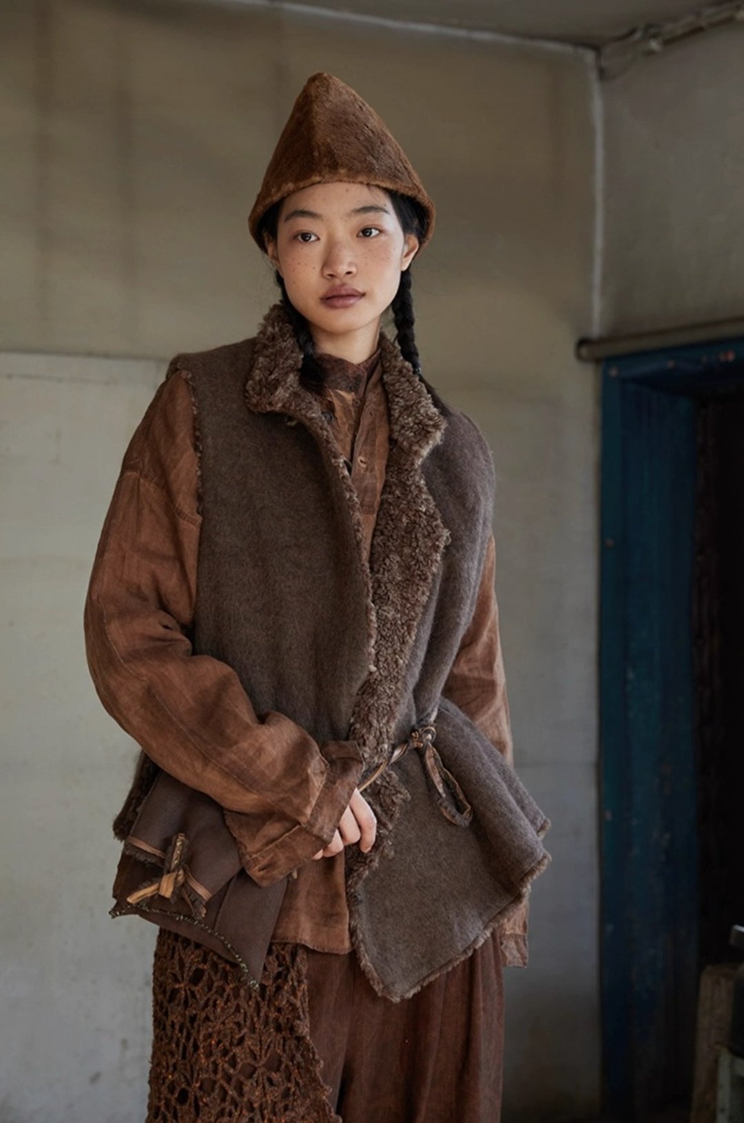 复古文青 中式盘扣羊毛立领背心 - 女装背心 - 其他材质 咖啡色