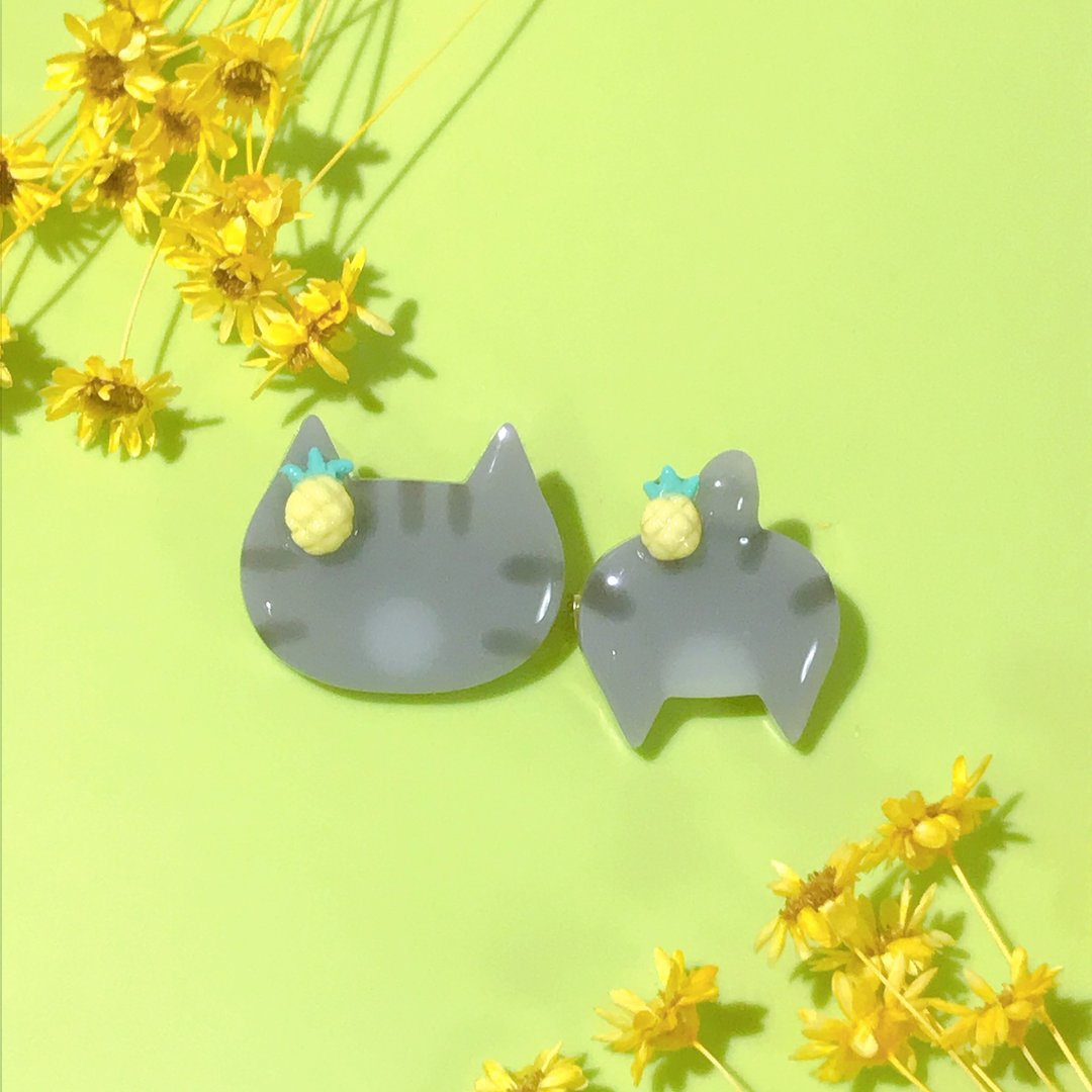 July Nyanko Brooch Pineapple - 胸针 - 塑料 多色