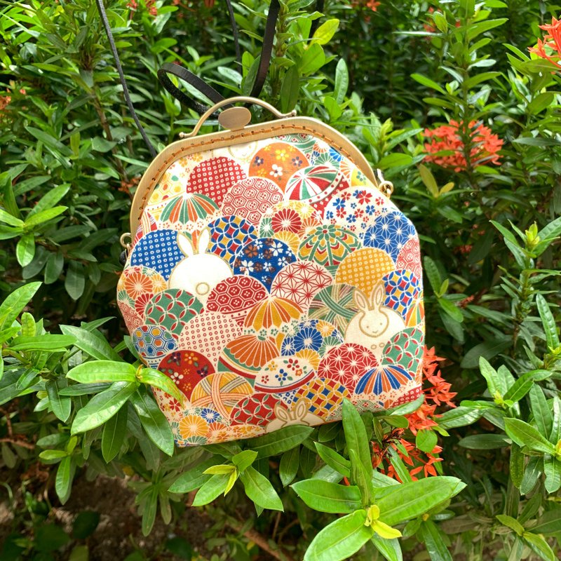 免鞠 小口金斜背包 Girlskioku~* - 侧背包/斜挎包 - 棉．麻 红色