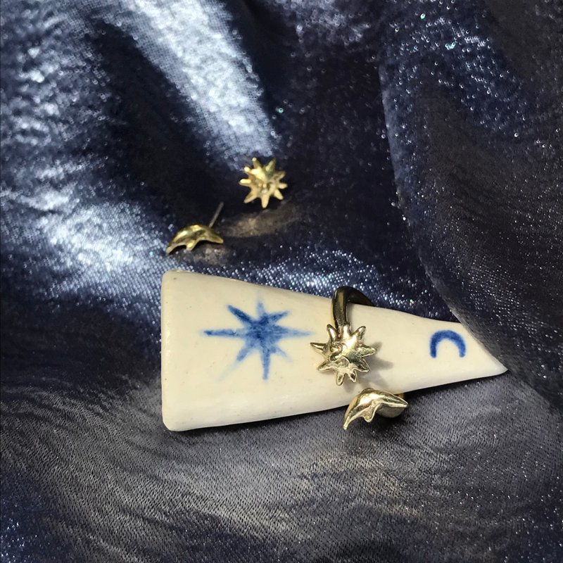 星星 月亮 可调整戒围 戒指 I 黄铜 925纯银 I 迷你星月开口戒 - 戒指 - 铜/黄铜 金色
