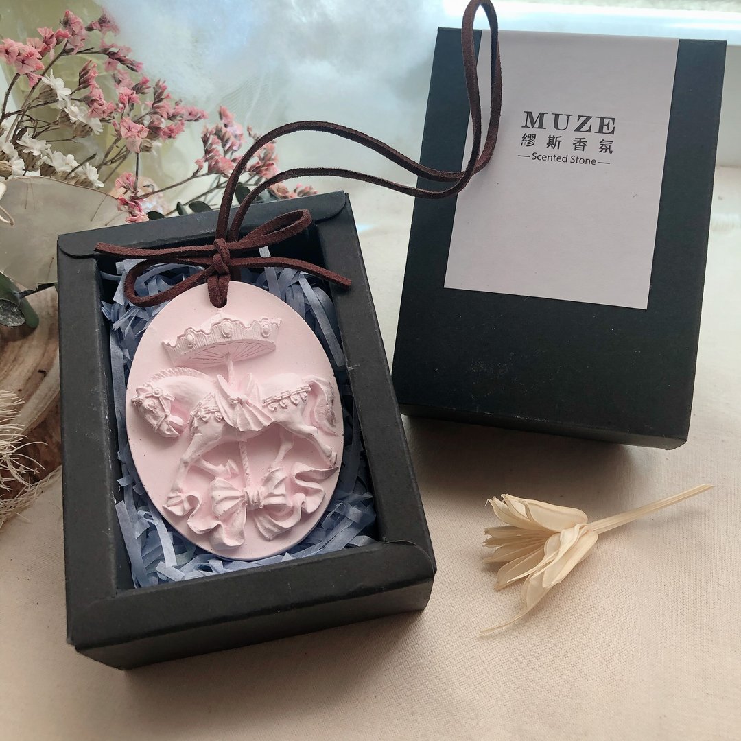 手工香氛扩香石—旋转木马造型 可吊挂式 6色/四款香味可选 - 香薰/精油/线香 - 水泥 