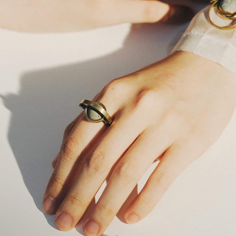 黄铜水泥戒指 C3CraftStudio x Agaric Garden 月球之旅 - 戒指 - 水泥 灰色