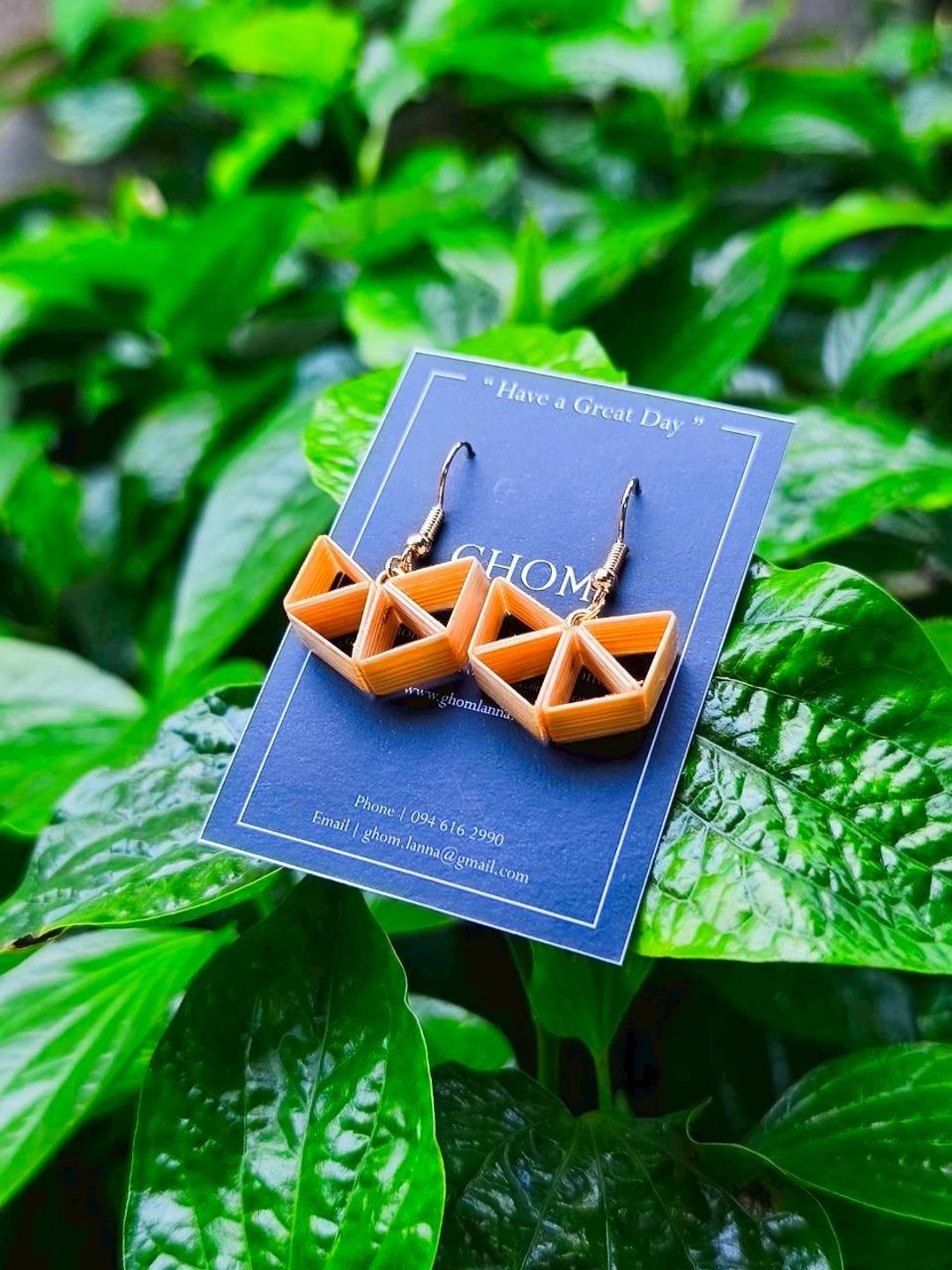 风铃猫耳环 (Sai-lom Khom Cat Earring) - 耳环/耳夹 - 竹 咖啡色
