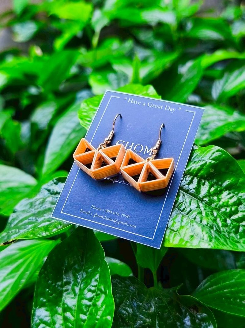 风铃猫耳环 (Sai-lom Khom Cat Earring) - 耳环/耳夹 - 竹 咖啡色