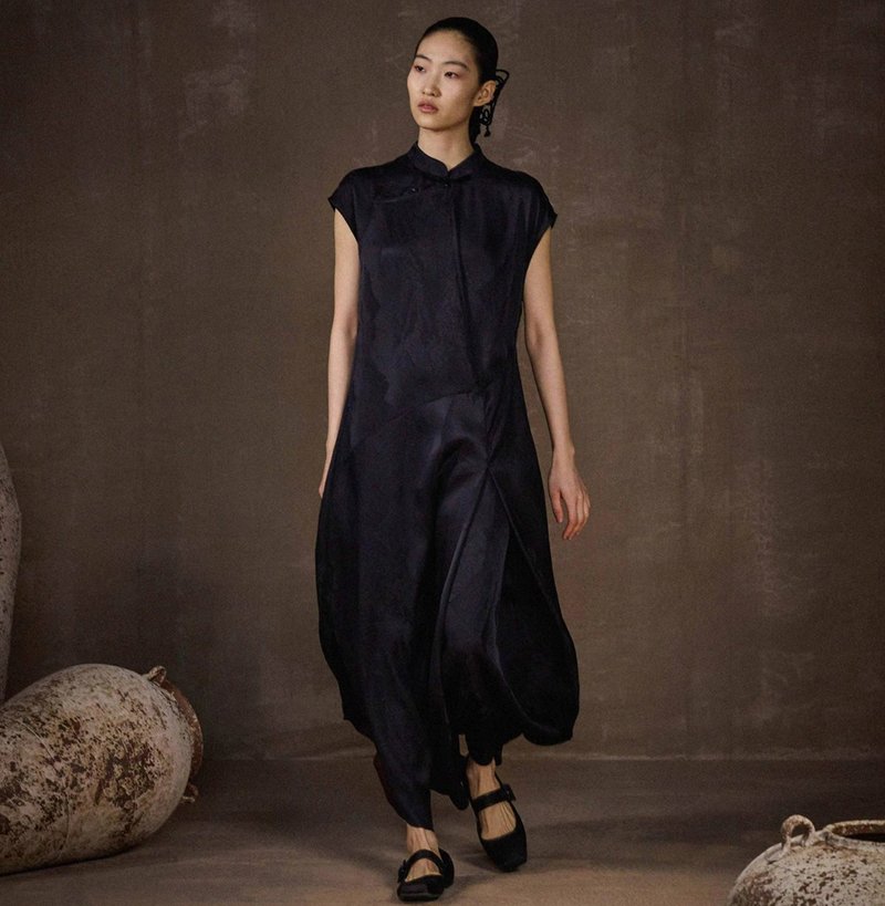 【香云纱】新中式复古 禅意盘扣改良旗袍 - 旗袍 - 丝．绢 黑色