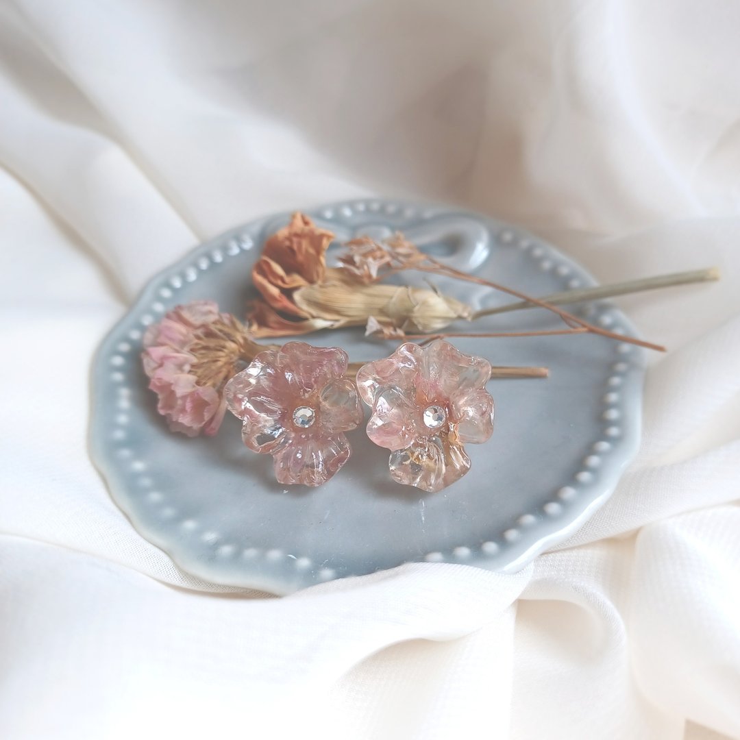 ─ Flower ice ─ Statice clear flower earrings or Clip-On (nickel free) - 耳环/耳夹 - 树脂 粉红色