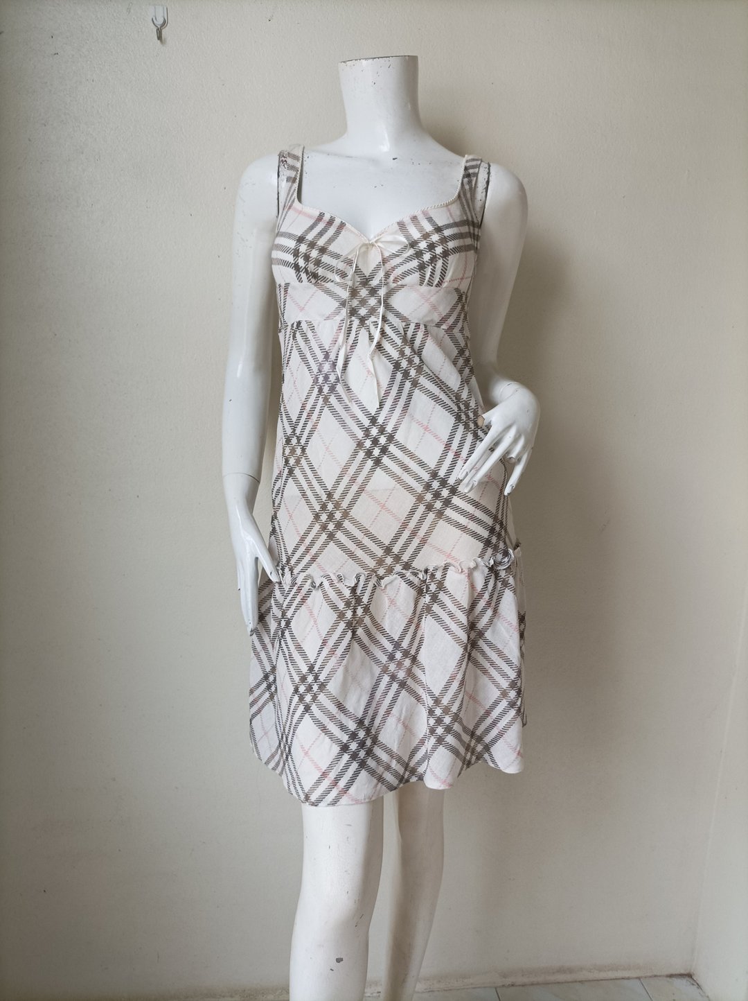 Burberry 蓝标洋装，尺寸 36，胸围 34 英寸。 - 洋装/连衣裙 - 棉 
