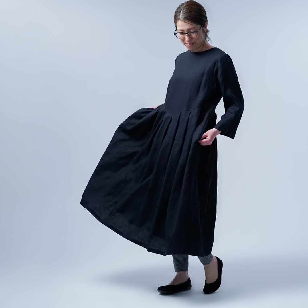 waffu --Jun Ama Hiroshi Lightweight Linen Flared Dress / Black a013o-bck1 - 洋装/连衣裙 - 棉 黑色