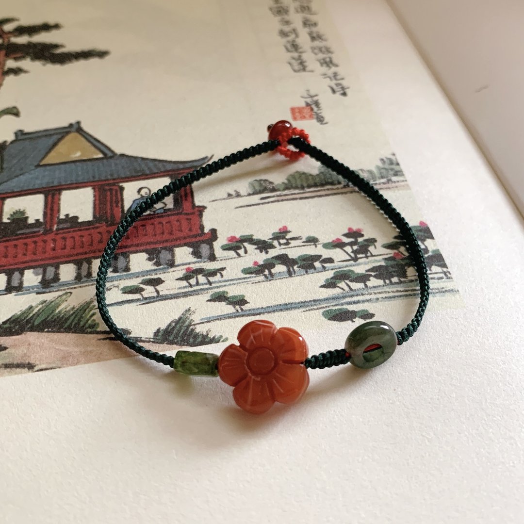 售完供欣赏 莲间花。南红雕刻花复古编织手绳 翡翠圈绿碧玺手链 - 手链/手环 - 玉石 多色
