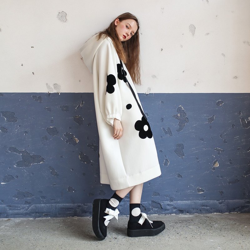 白色空气大花连帽衣 - imakokoni - 洋装/连衣裙 - 其他材质 白色