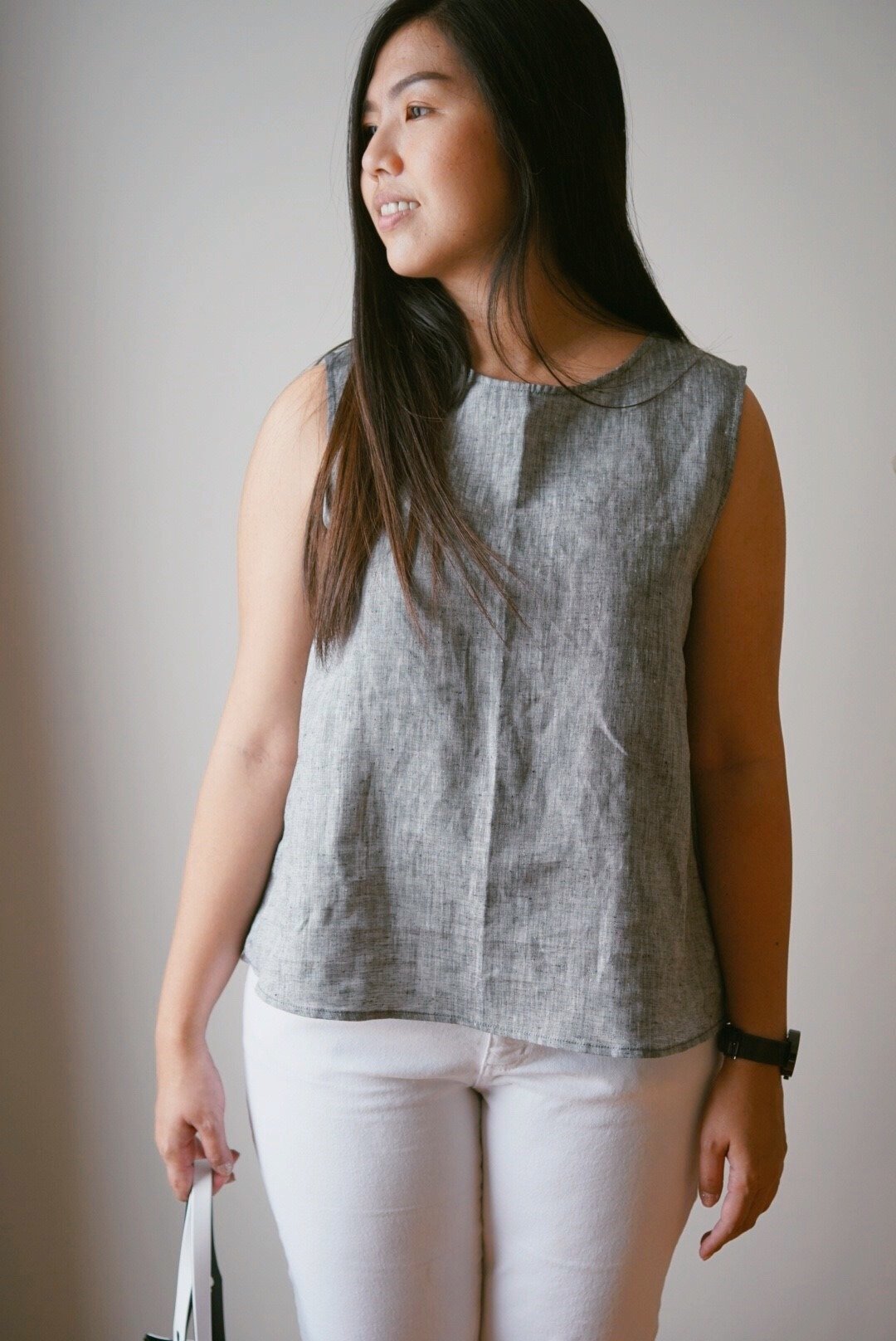 Sleeveless shirt in Linen . - 女装背心 - 亚麻 灰色
