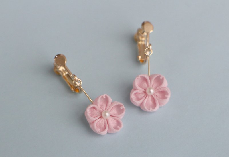 Hannari Sakura earrings pink - 耳环/耳夹 - 其他材质 粉红色
