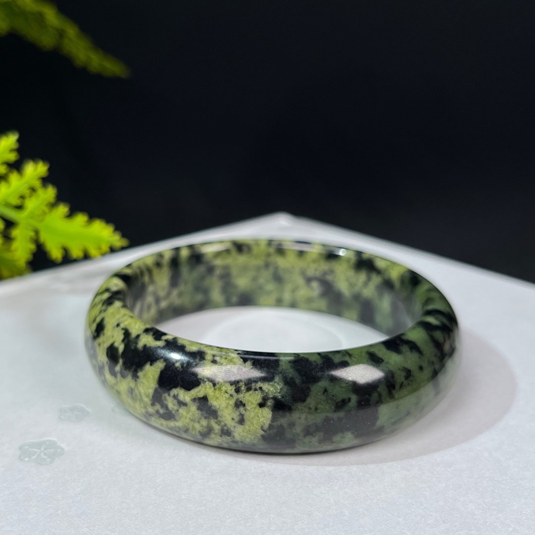 药王石手镯56MM 双色高瓷 西藏墨绿玉手环 缓解疲劳 改善亚健康 - 手链/手环 - 玉石 绿色