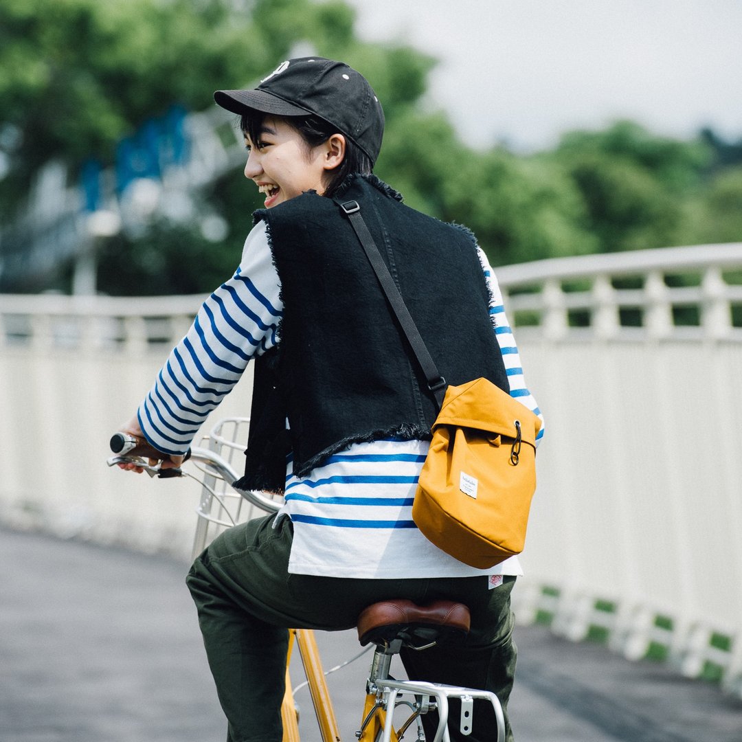Flow系列 | 索绳休闲旅行迷你斜背侧背包S号 ARMIE (杏黄) - 侧背包/斜挎包 - 聚酯纤维 橘色