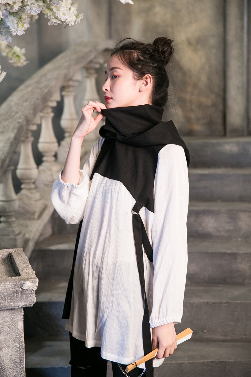 马克与你共赴一场风月  双色竹节棉拼接造型上衣 - 女装上衣 - 棉．麻 白色