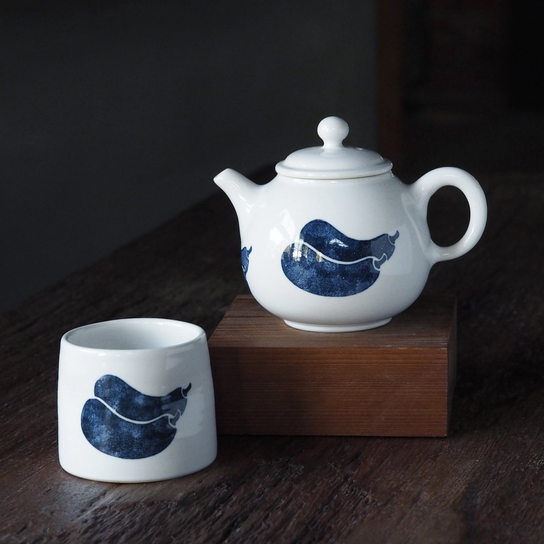 青花手工小茶壶 - 茶具/茶杯 - 瓷 白色