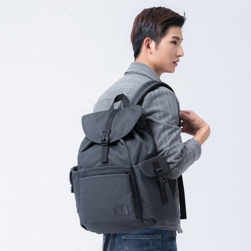 The Dude 香港品牌 休闲 后背包 防泼水 情侣背包 Mad - 灰色 - 后背包/双肩包 - 其他材质 灰色