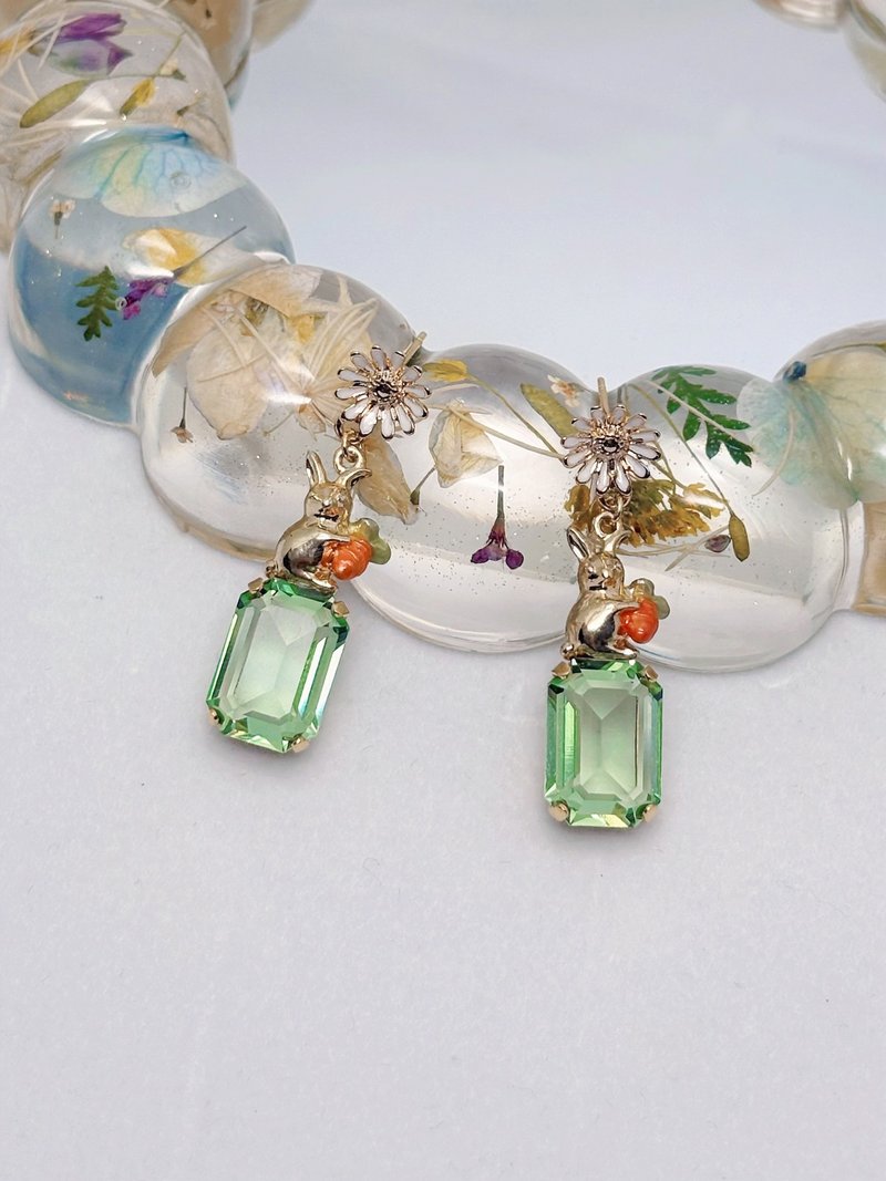 兔子萝卜水晶耳钉 - 耳环/耳夹 - 其他材质 绿色