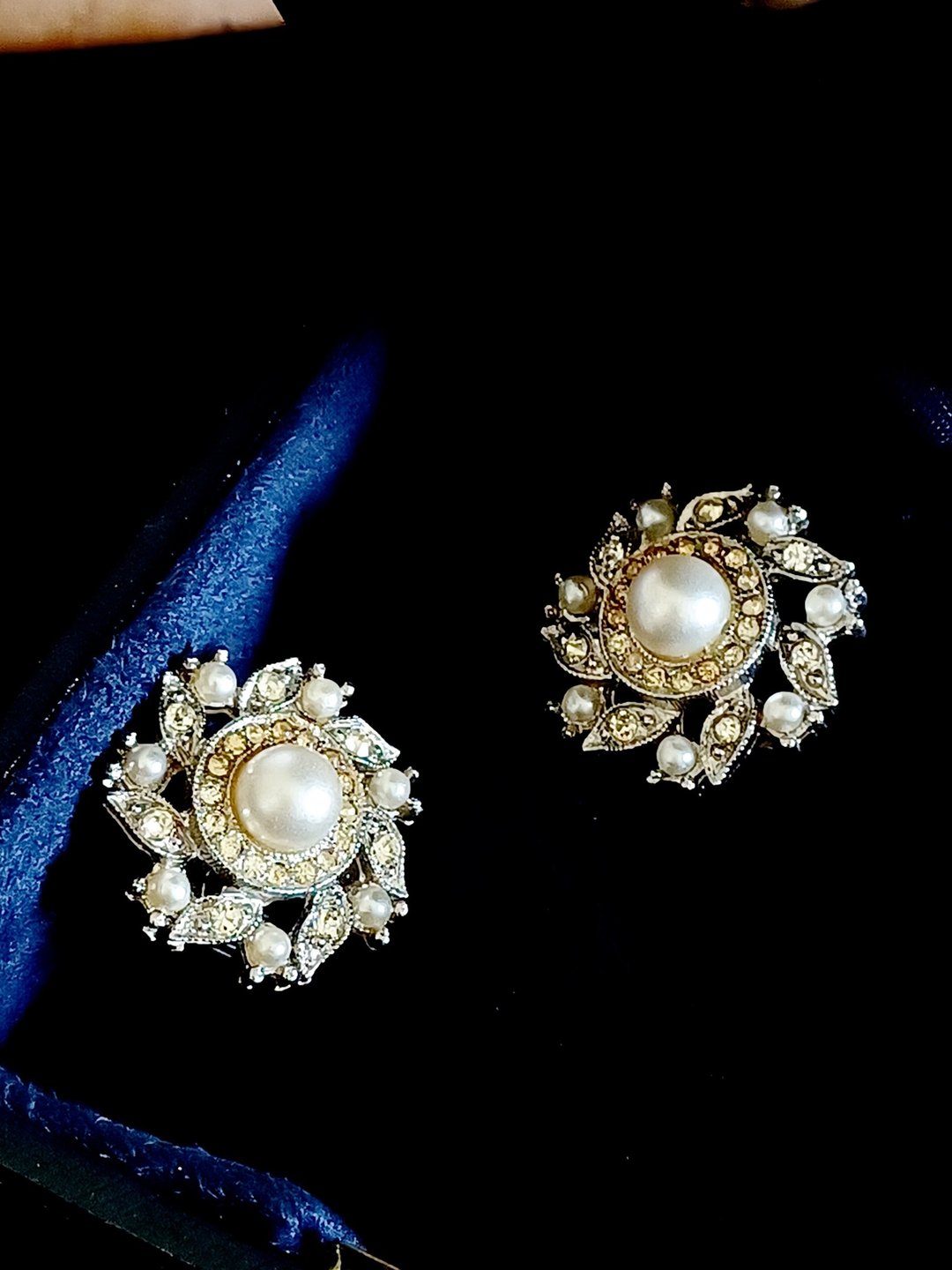 vintage jewelry  气质珍珠莱茵花卉 夹式耳环 - 耳环/耳夹 - 其他金属 