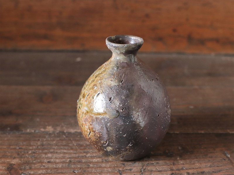Bizen ware kiln change Tokkuri (with wooden box) t-120 - 酒杯/酒器 - 陶 咖啡色