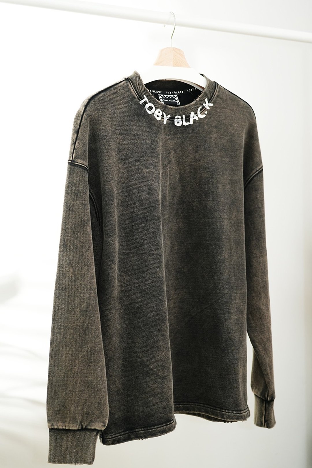 TOBY BLACK technical washed tops by Toby Black - 中性连帽卫衣/T 恤 - 棉．麻 黑色