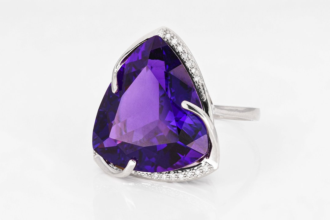 14 kt white gold ring with amethyst and diamonds - 戒指 - 贵金属 金色