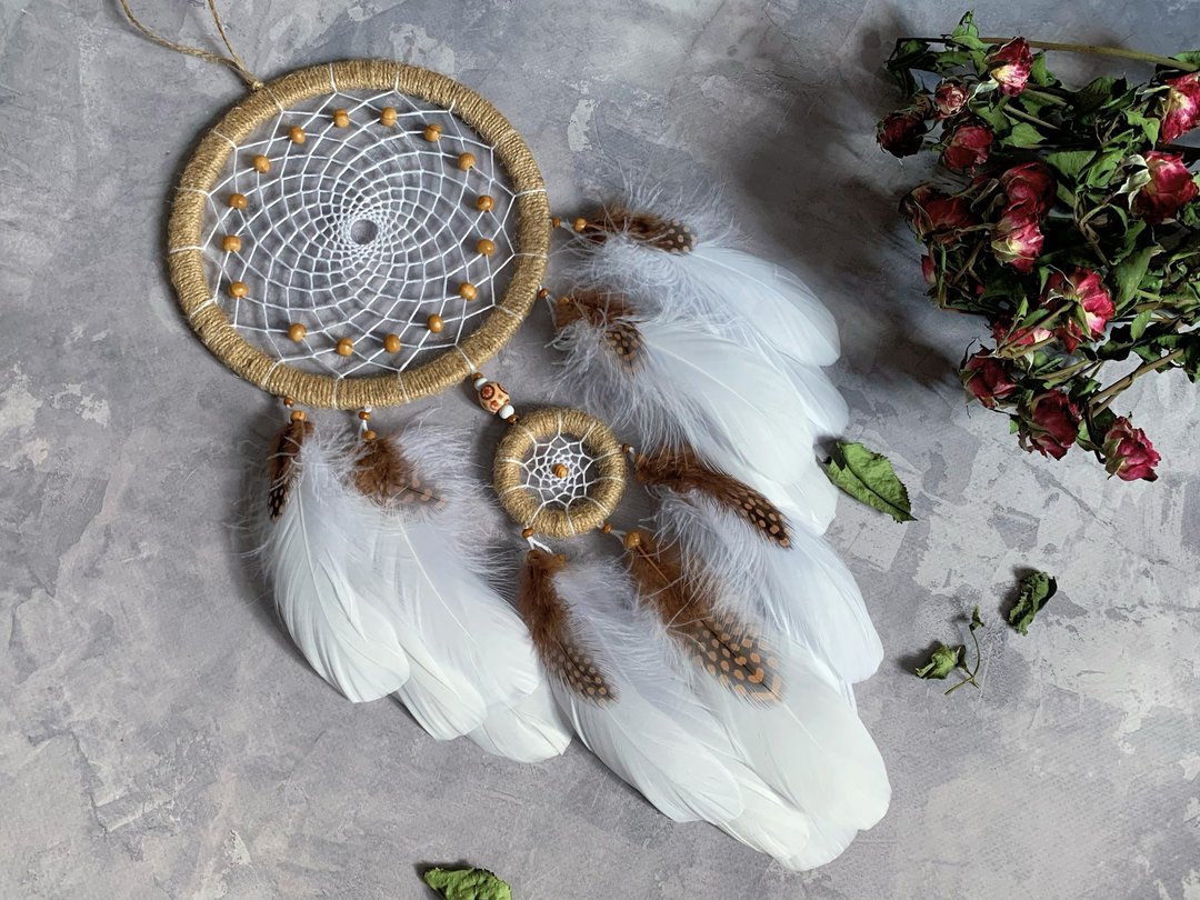 White natural dream catcher with beige and brown | Boho dreamcatcher นักล่าฝัน - 墙贴/壁贴 - 绣线 白色