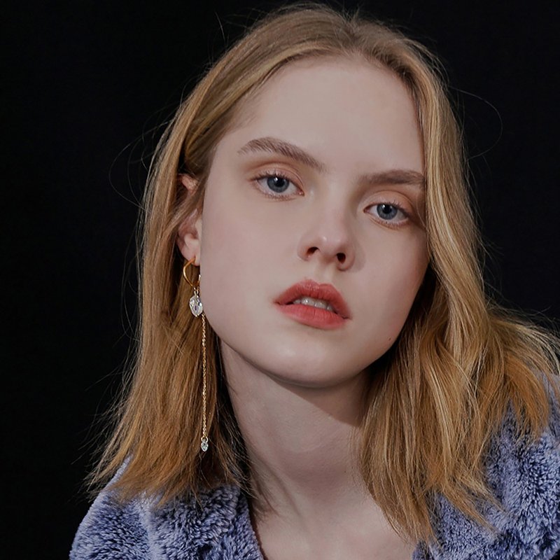 【Mell Object】施华洛世奇水晶长款耳钉 - 耳环/耳夹 - 水晶 金色