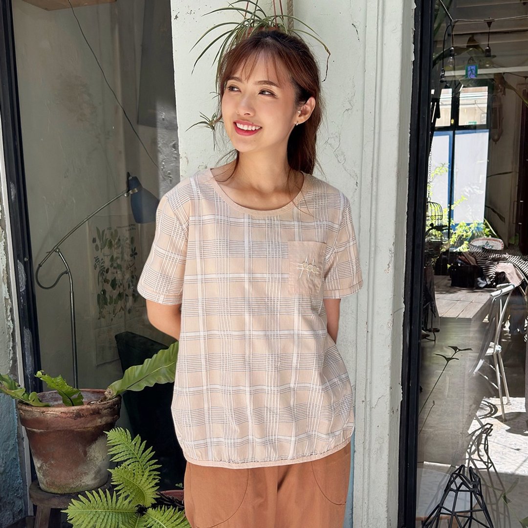 Hana Mokuba 线条格纹下摆收口上衣 - 女装上衣 - 其他材质 