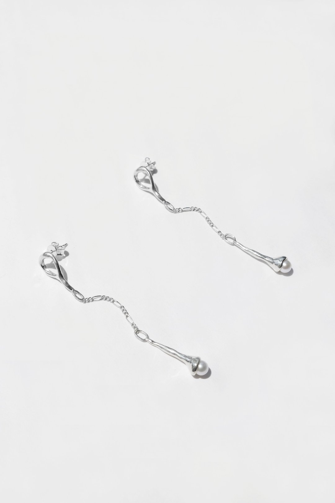 Dewdrop Earring 晨露耳坠 - 耳环/耳夹 - 纯银 银色