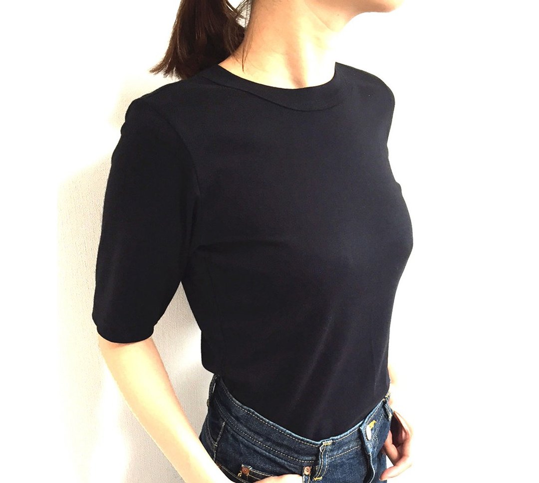 剪裁讲究 大人的 4 分袖素色 T-shirt 黑色【备有各种尺寸】 - 女装 T 恤 - 棉．麻 黑色