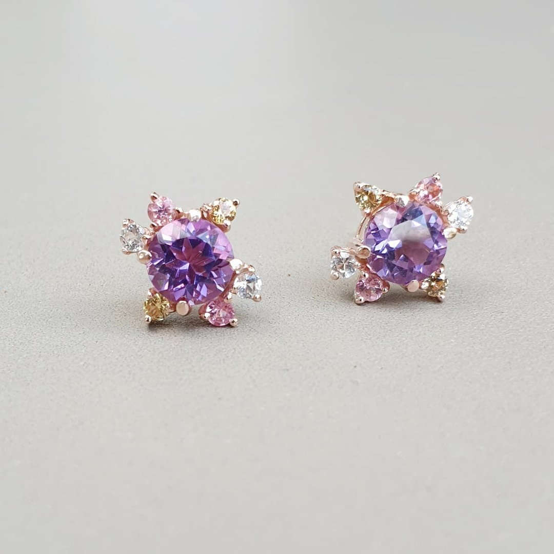 Amethyst earrings set with Sapphire, 925 Silver in rose gold plated. - 耳环/耳夹 - 宝石 紫色