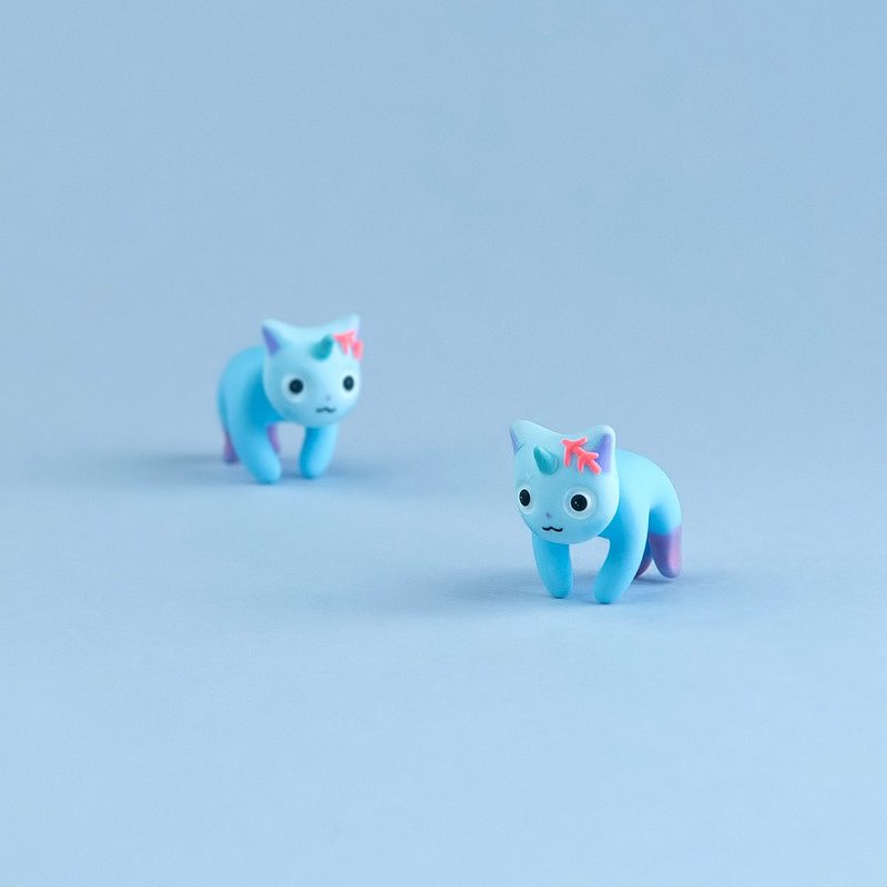 Blue Mermicorn Kitten - Polymer Clay Earrings, Handmade & Handpaited - 耳环/耳夹 - 粘土 蓝色