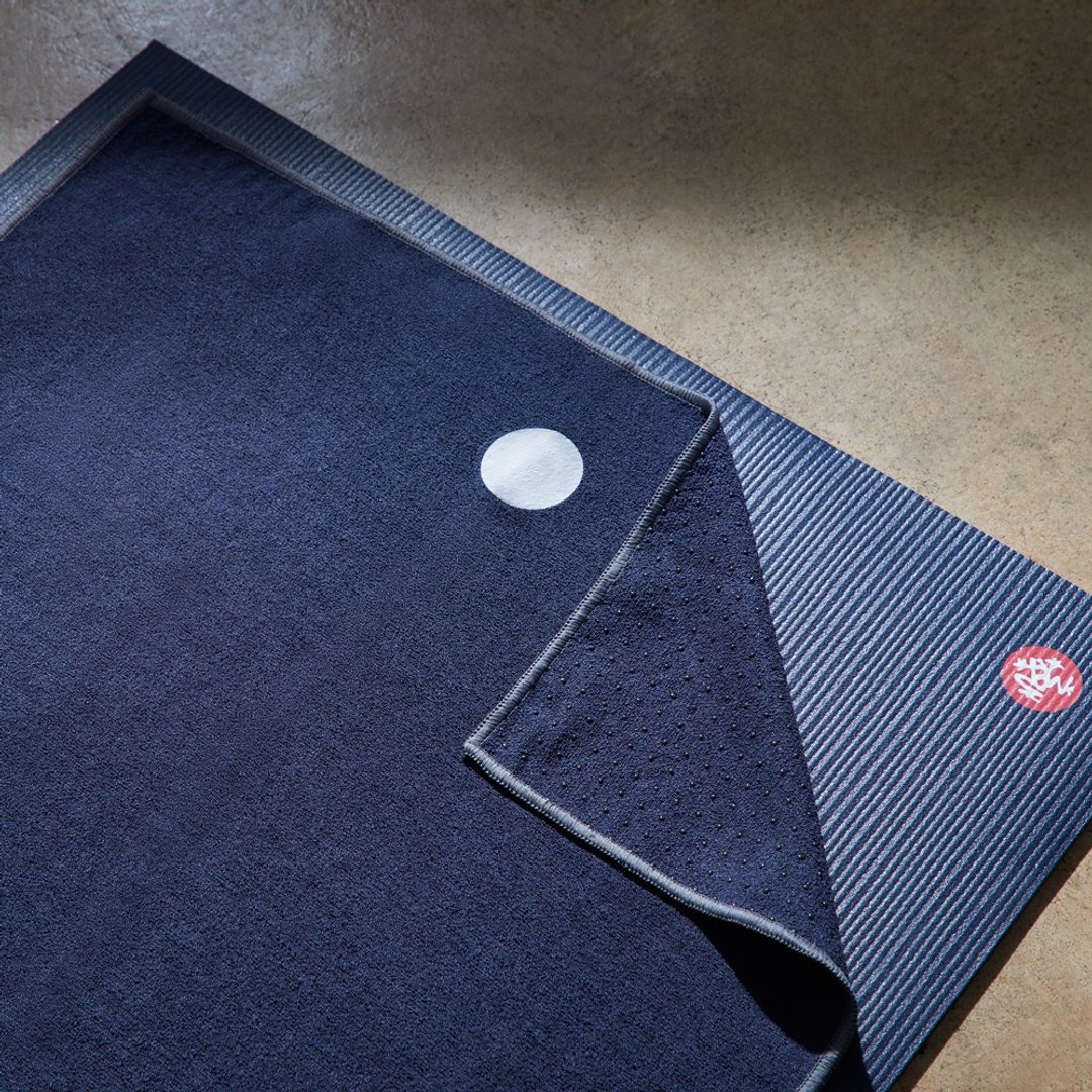 【Manduka】Yogitoes 2.0 瑜珈铺巾 - Midnight (湿止滑) - 运动配件 - 其他材质 蓝色