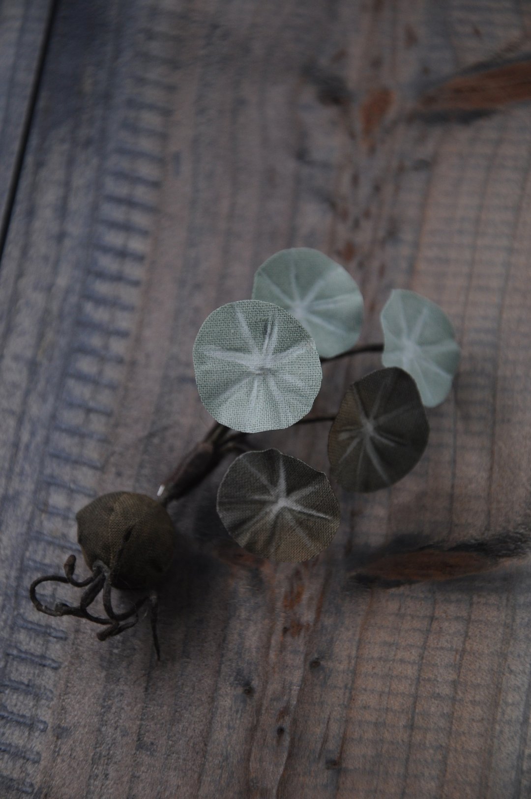 【染布花工艺】山乌龟襟针 - 五叶 | 心口针 | 布花饰物 - 胸针 - 棉 绿色