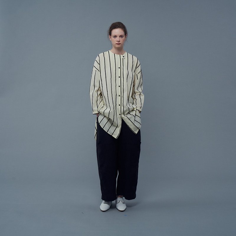 2302B25小圆领长版衬衫(米黄色) - 女装衬衫 - 棉．麻 卡其色