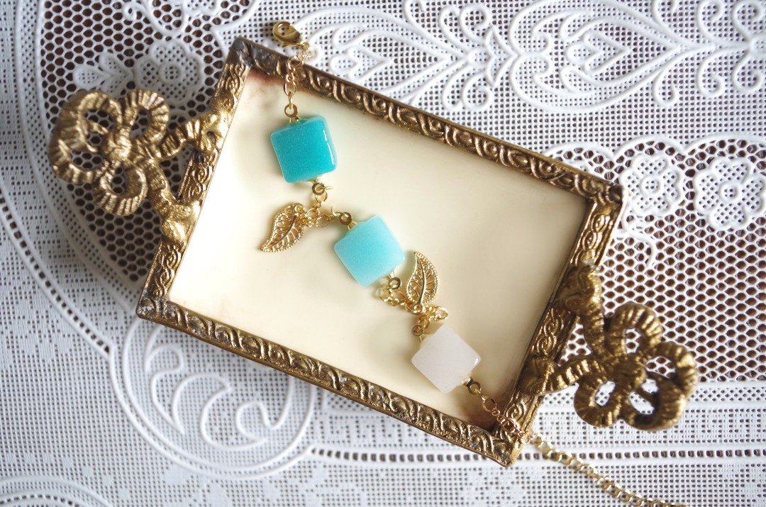 Square glass bracelet Umikaze - 手链/手环 - 玻璃 蓝色
