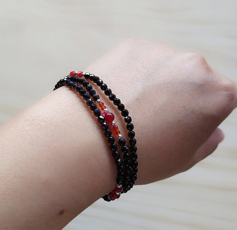 天然半宝石-小任性系列-黑玛瑙角度红玛瑙三圈手链 - 手链/手环 - 宝石 黑色
