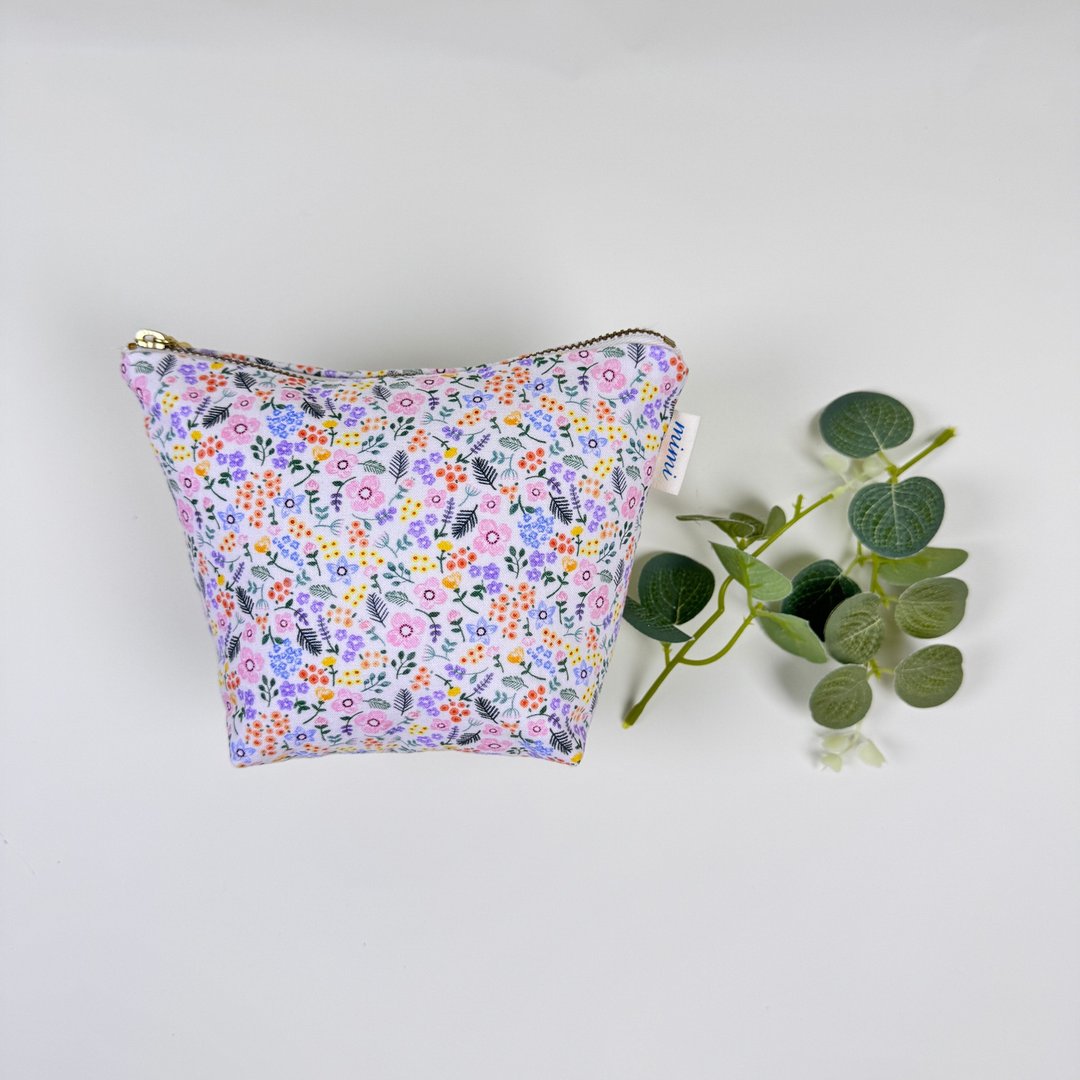 Floral 花朵 化妆包 - 化妆包/杂物包 - 棉．麻 多色