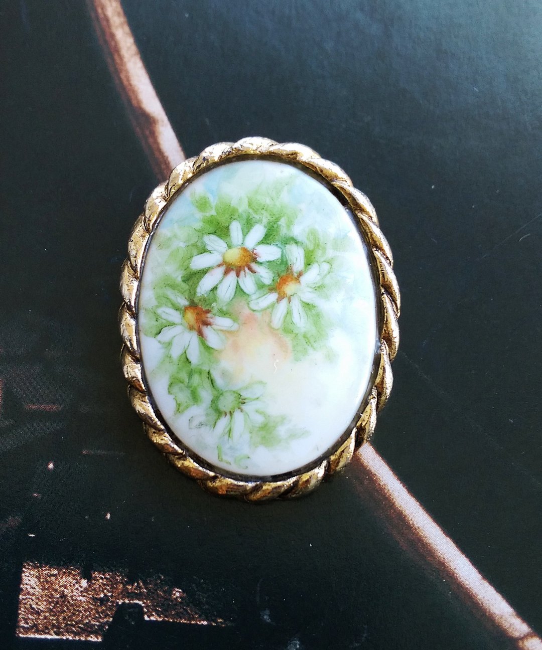 Vintage Jewelry 西洋古董饰品 雏菊手工手绘 清新 别针 - 徽章/别针 - 其他金属 金色