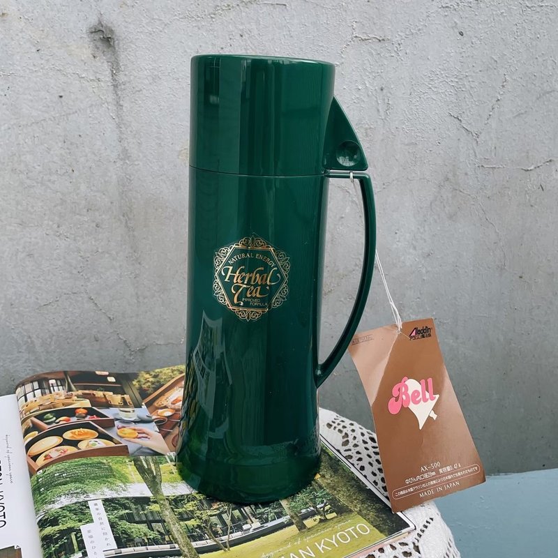 日本昭和绿色魔法壶 - 保温瓶/保温杯 - 塑料 