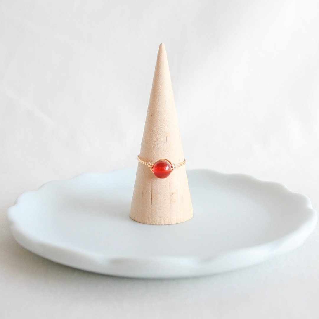 Red Agate– Small Grain – Gold Ring – Natural Stone Ring - 戒指 - 其他金属 红色