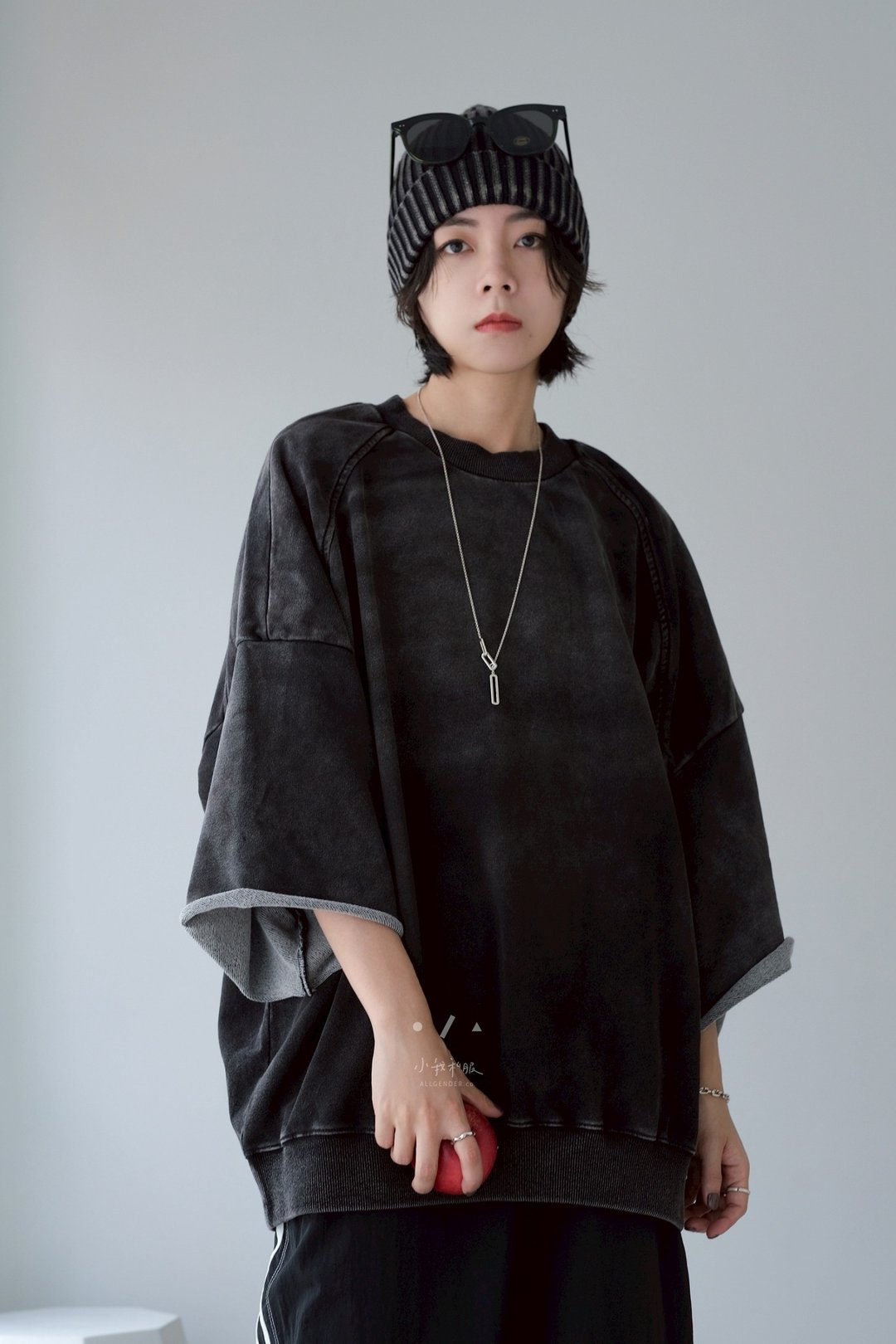 深潜水染落肩宽松五分袖上衣 - 2色 - 潜水黑 - 女装 T 恤 - 棉 黑色