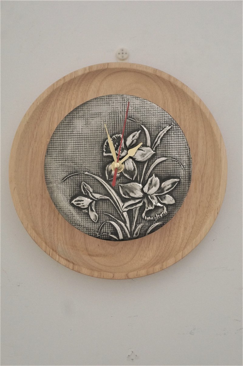 锡雕 受到人们的喜爱的水仙花 时钟 - 时钟/闹钟 - 其他材质 银色