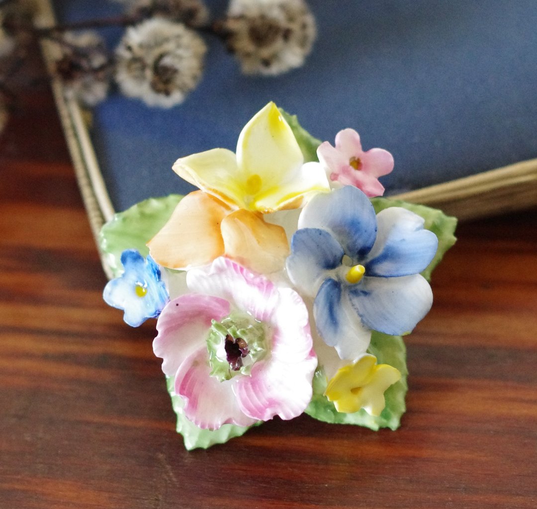 古董英国制立体玫瑰花郁金香向日葵陶瓷花别针胸针  b2125 - 胸针 - 其他金属 金色